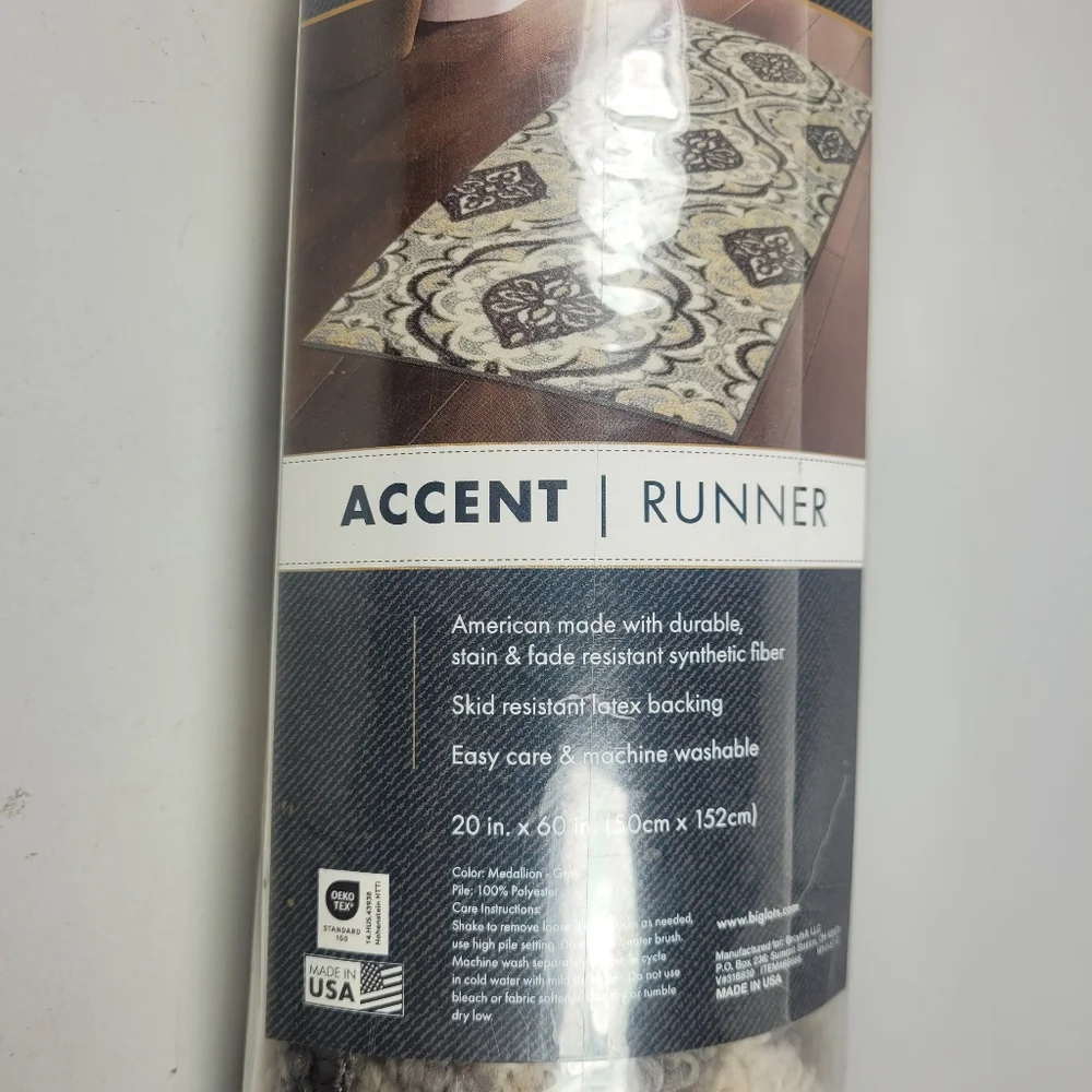 Broyhill Gray and Black Accent Rug